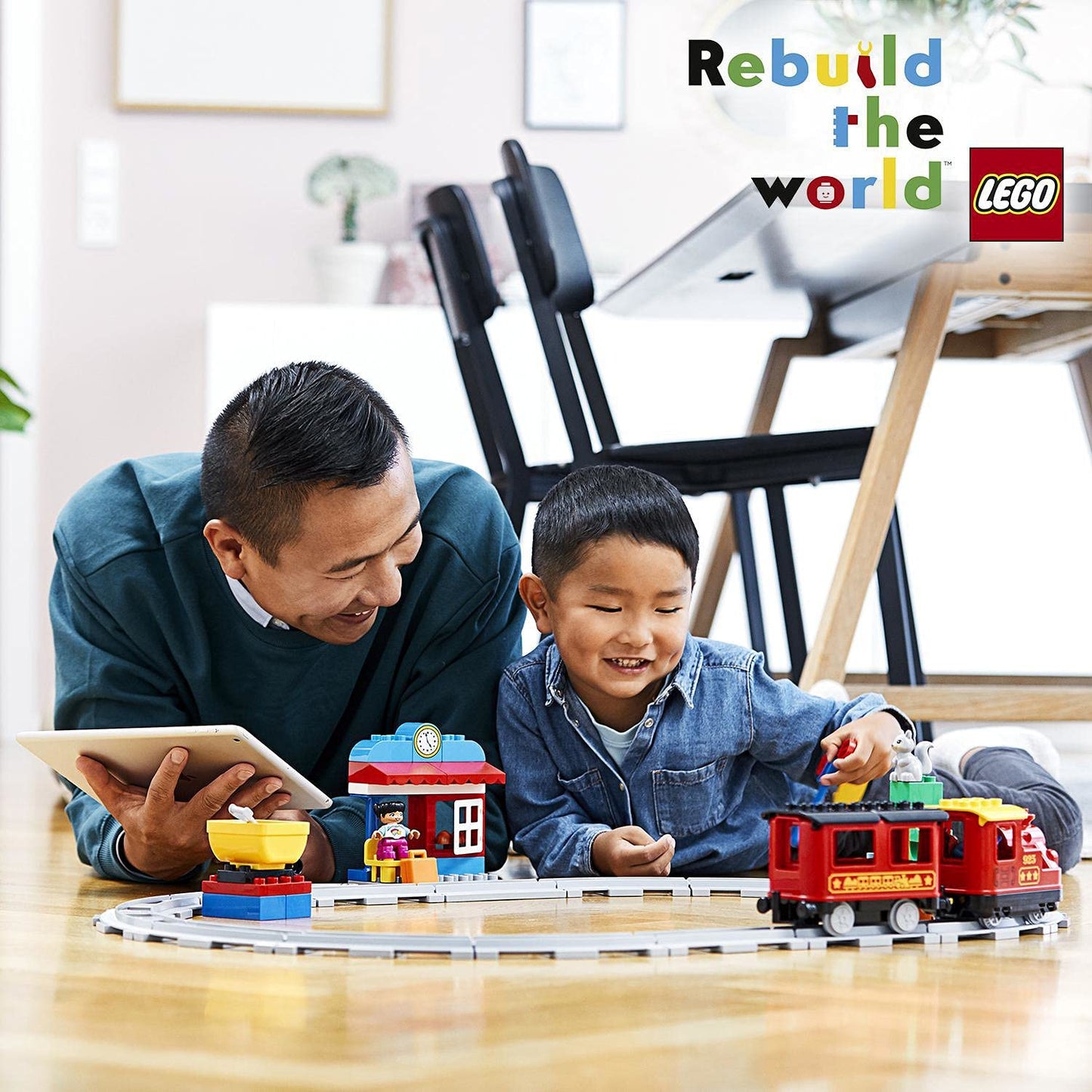 LEGO DUPLO Dampfeisenbahn, Eisenbahn-Spielzeug aus LEGO Steinen mit Tierfigur, Zug-Spielzeug für Jungen und Mädchen, mit Licht & Geräuschen sowie Push-&-Go-Motor, Geschenk für Kinder ab 2 Jahren 10874