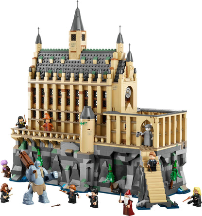 LEGO Harry Potter Schloss Hogwarts: Die Große Halle, Zauberer-Spielzeug zum Sammeln, mit 11 Minifiguren, darunter auch Hermine Granger, magisches Geschenk für Jungen und Mädchen 76435